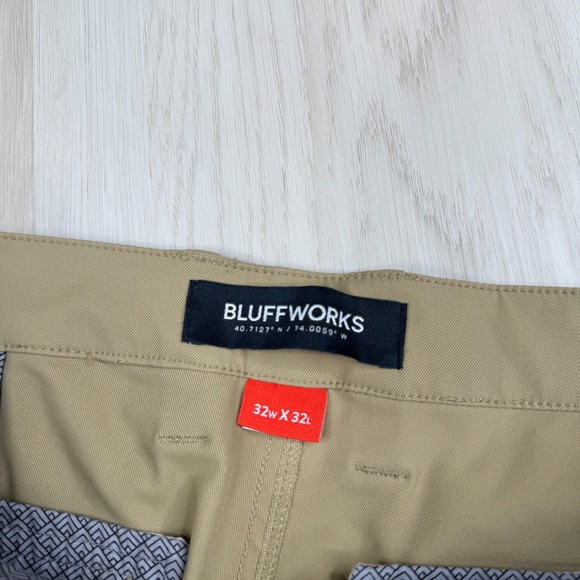 Bluffworks Ascender Mens Khaki Flat Front Tailored Fit Chino Pants Size 32x32 - Picture 8 of 11